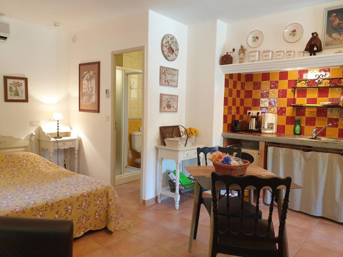 Residence A Merula Calvi  Kültér fotó