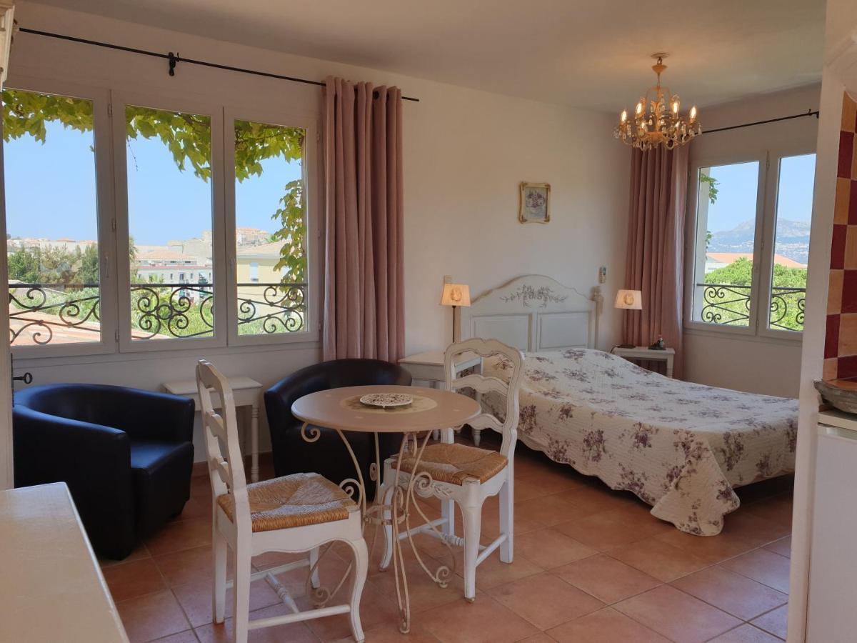 Residence A Merula Calvi  Kültér fotó
