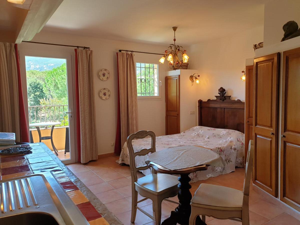 Residence A Merula Calvi  Kültér fotó